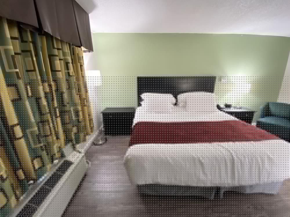 Lx Hotel A Travelodge By Wyndham 18/70