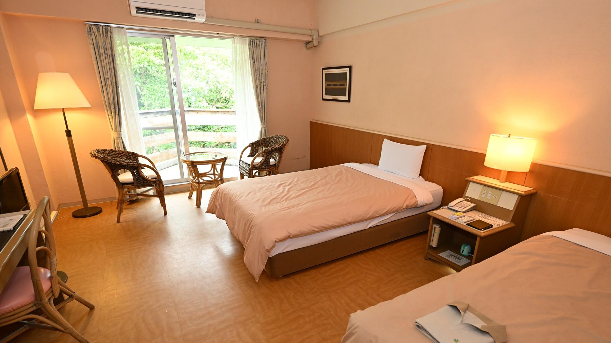 Standard, Twin Beds, Forest View
