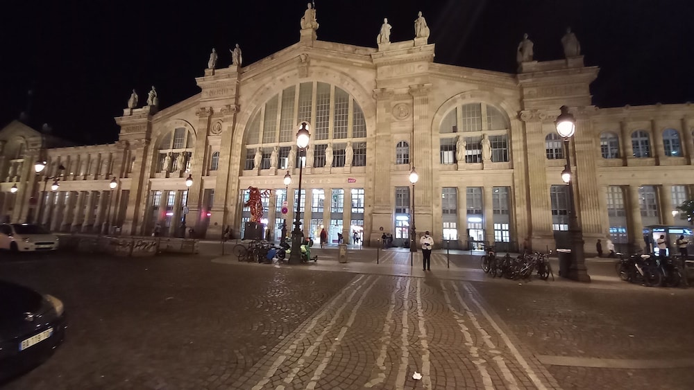 Hotel de Paris Nord 8/33