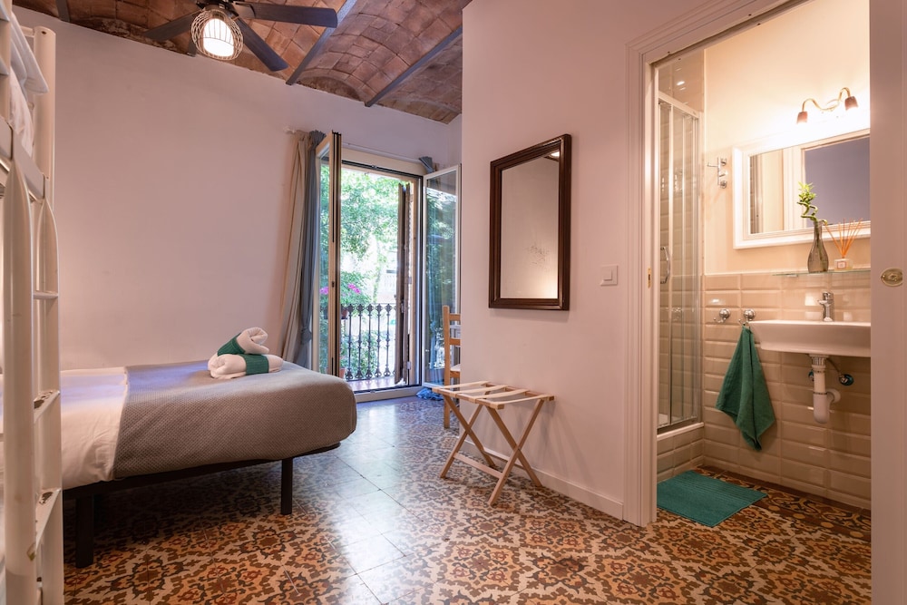 Primavera Hostel 40/70