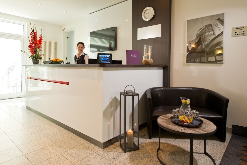 ACHAT Hotel Dresden Elbufer 38/71