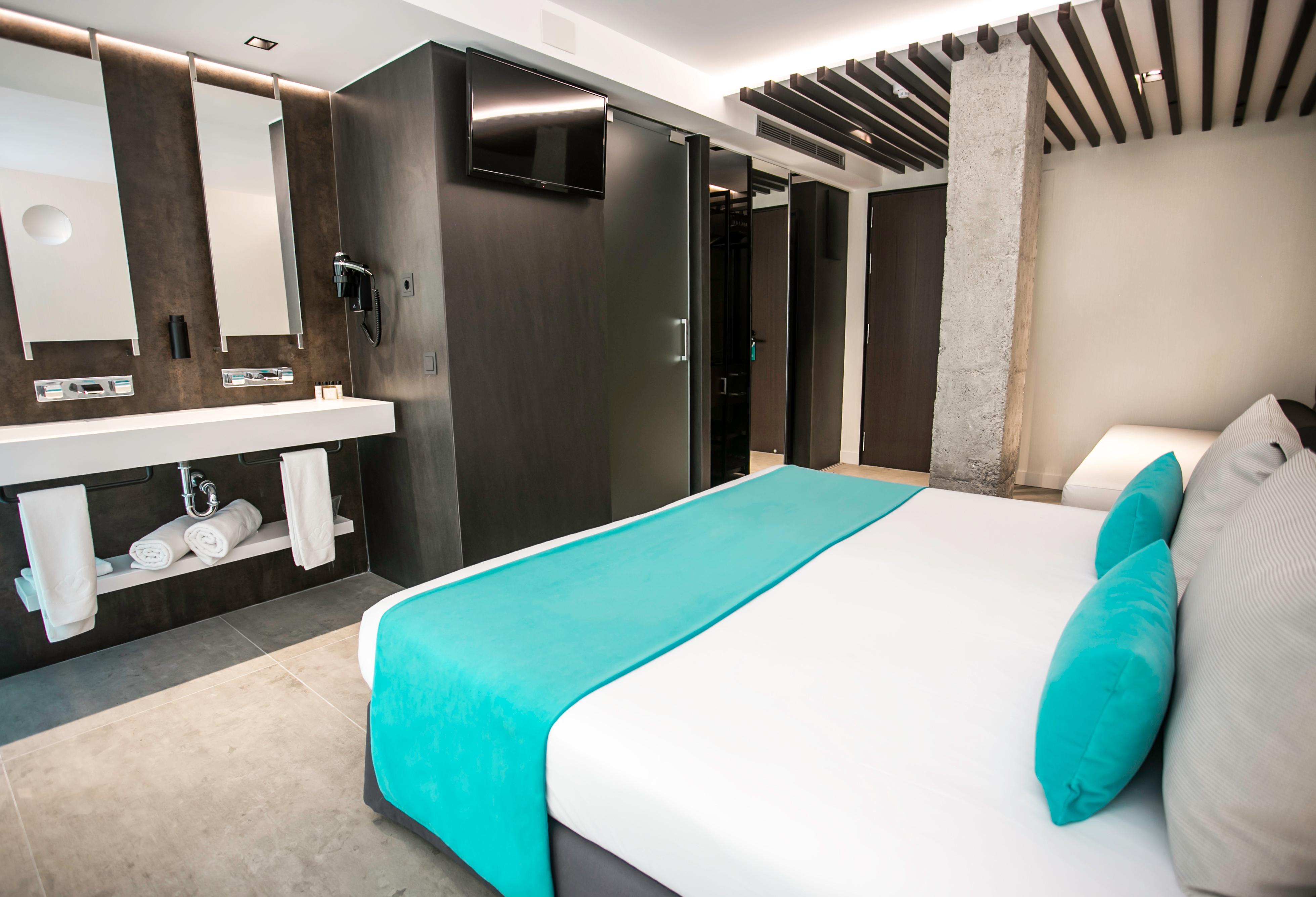 Standard, Single, Double Bed