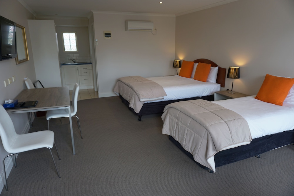 Ashmont Motor Inn & Apartments 6/31