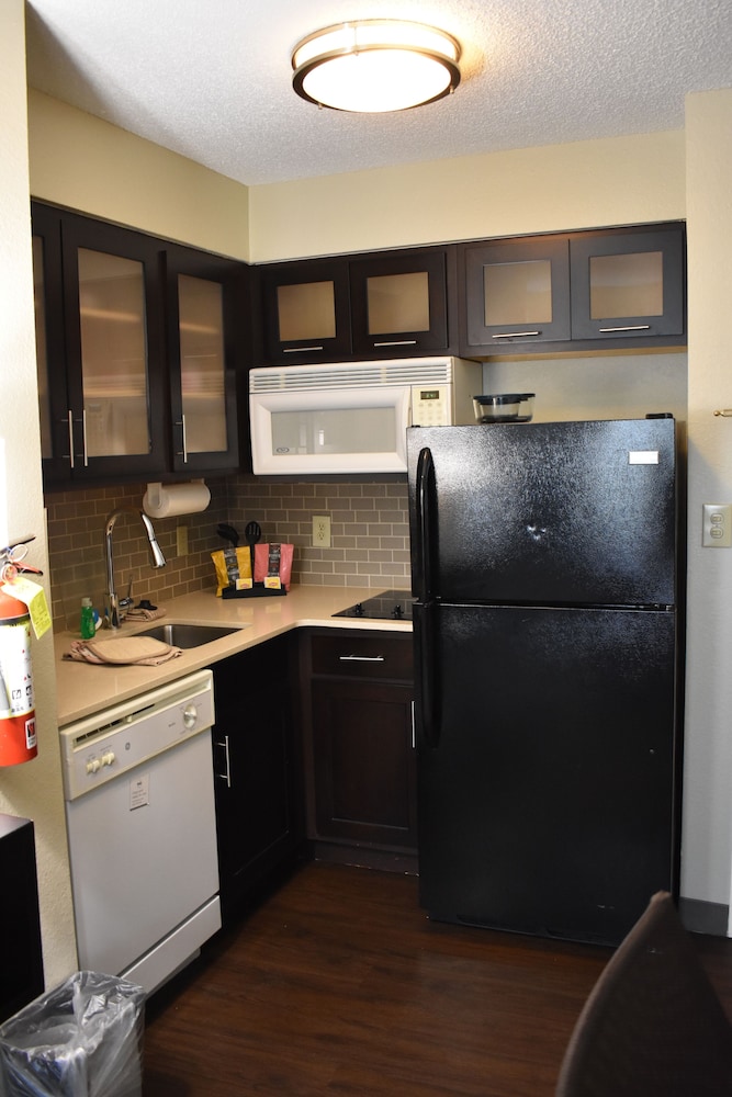 Staybridge Suites Cranbury-South Brunswick 11/75
