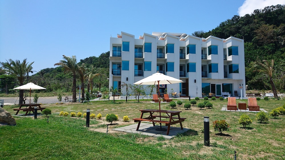 Cest La Vie B&B 56/61