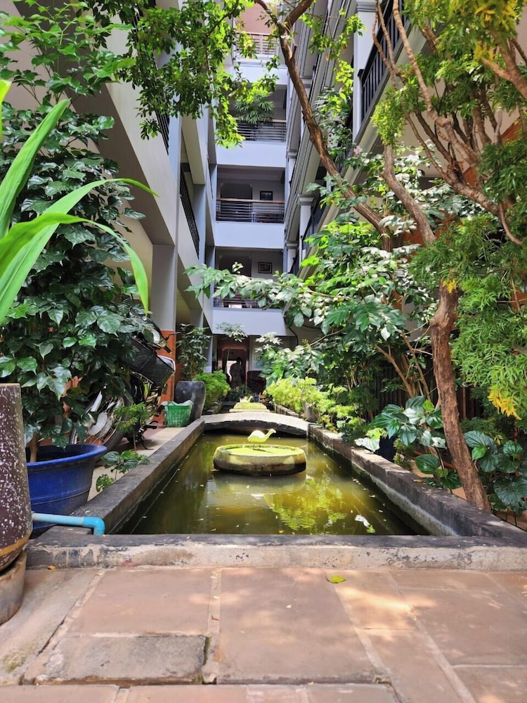 Jasmine Lodge 44/52