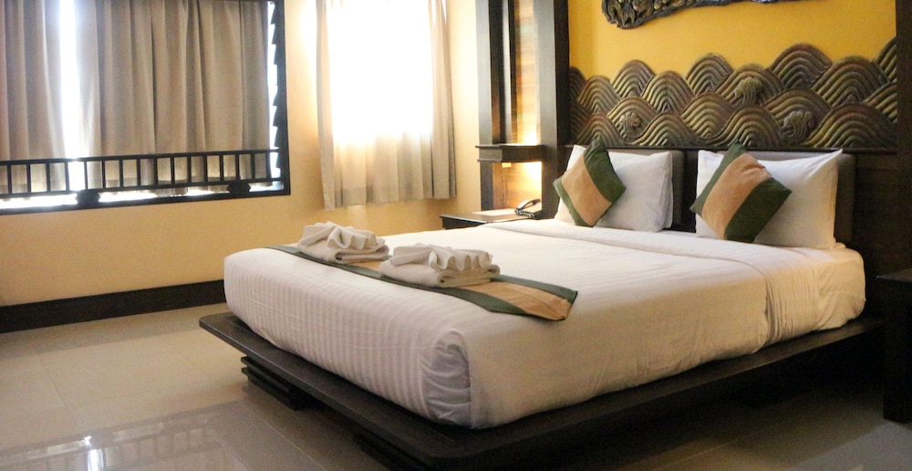 RueanPhae Royal Park Hotel 32/50