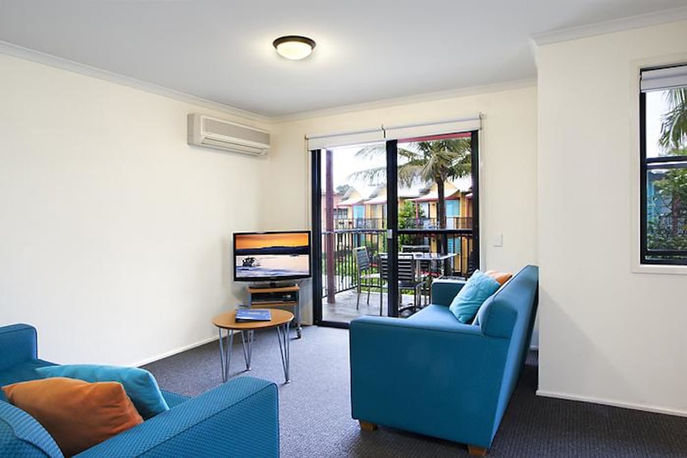 Noosa Lakes Resort 18/50