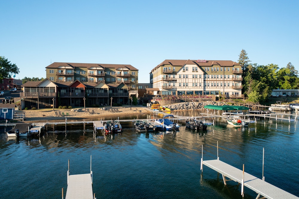 Chase On The Lake Resort Hotel 50/51