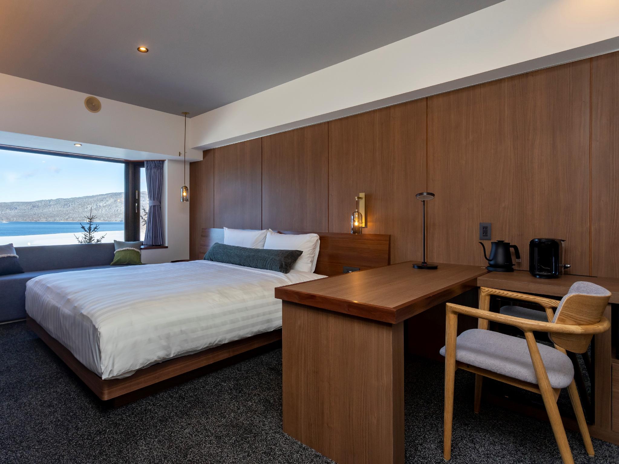 Standard, Queen Bed