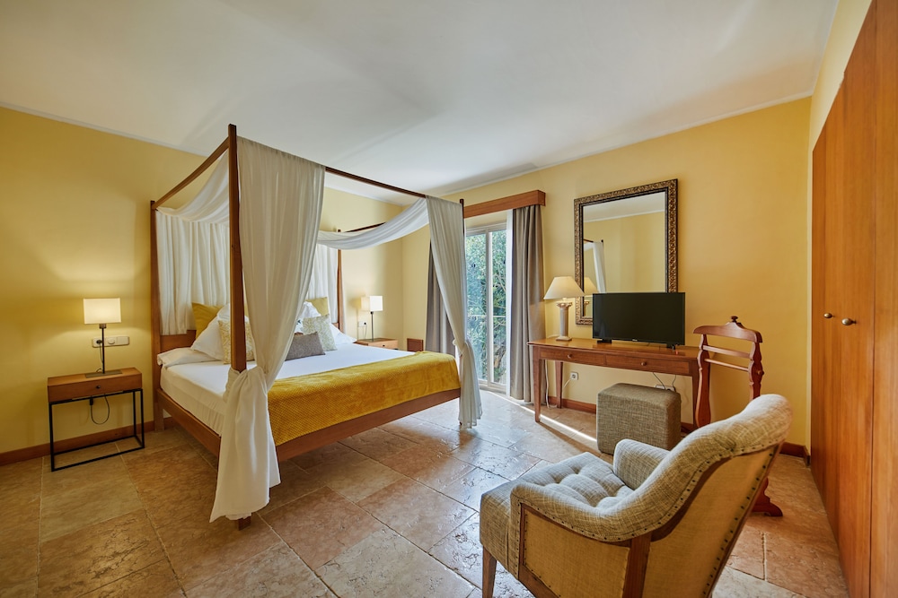 Pula Suites Boutique Resort 48/97