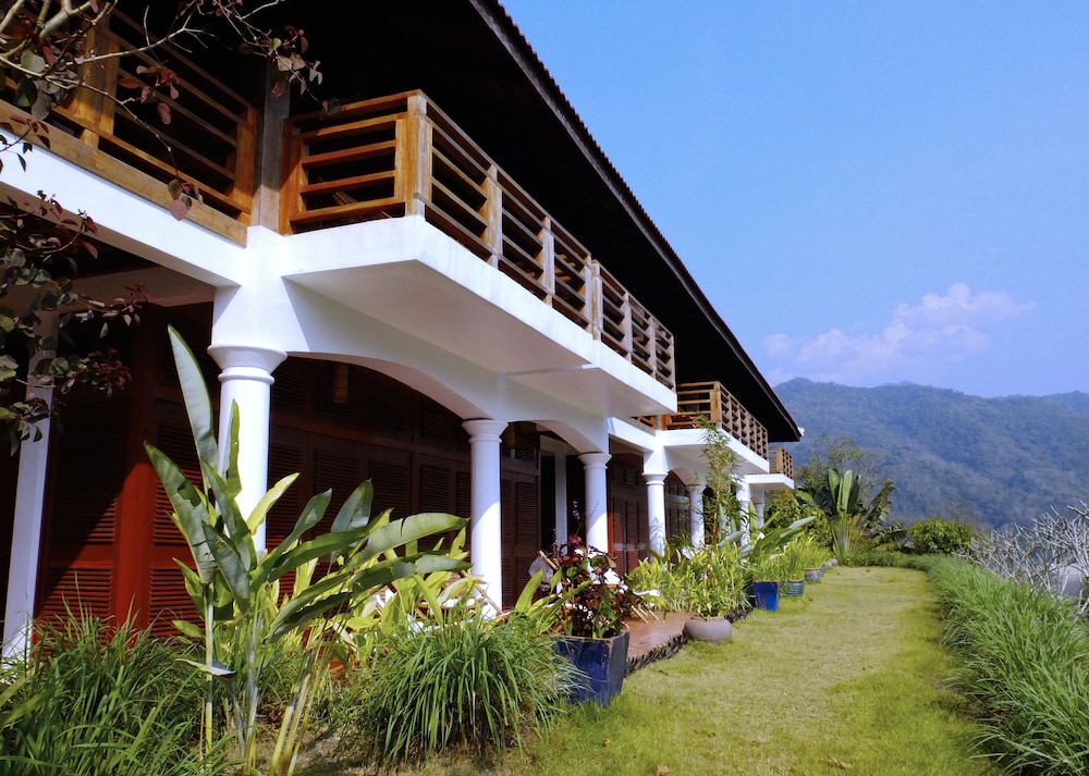 SANCTUARY PAKBENG LODGE 14/86
