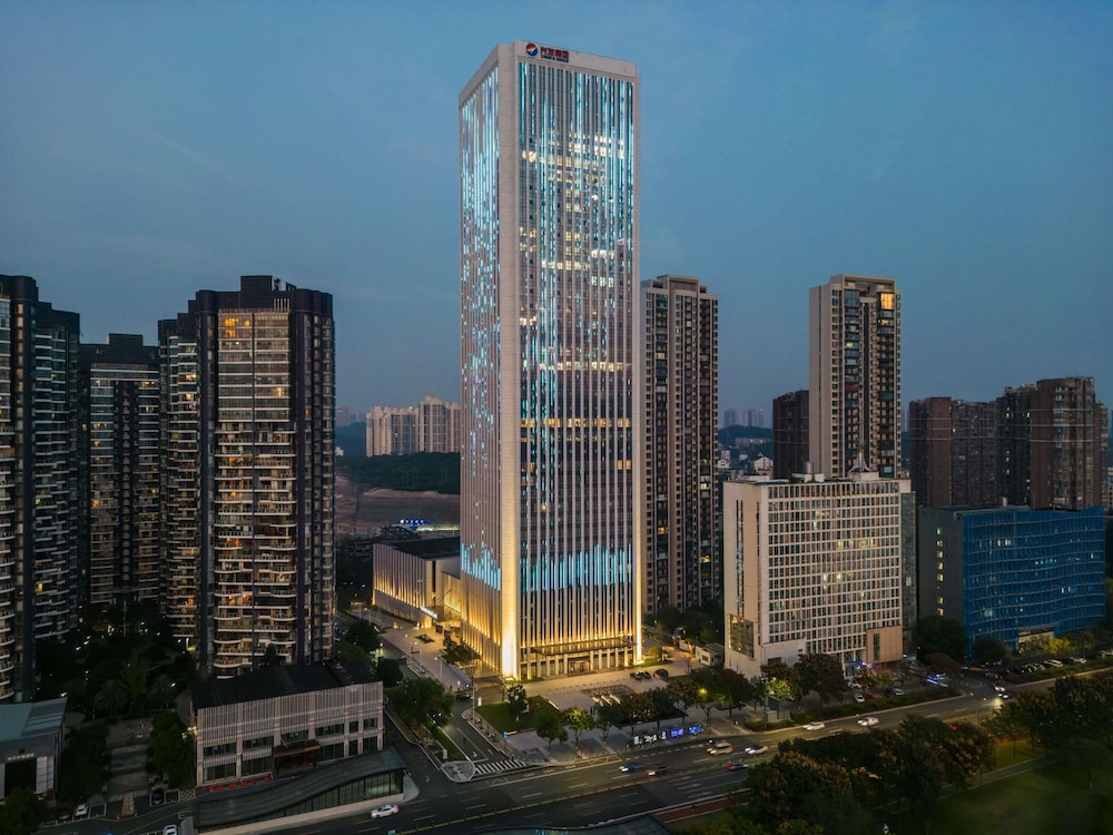 Grand Mercure Yichang Waitan 69/72