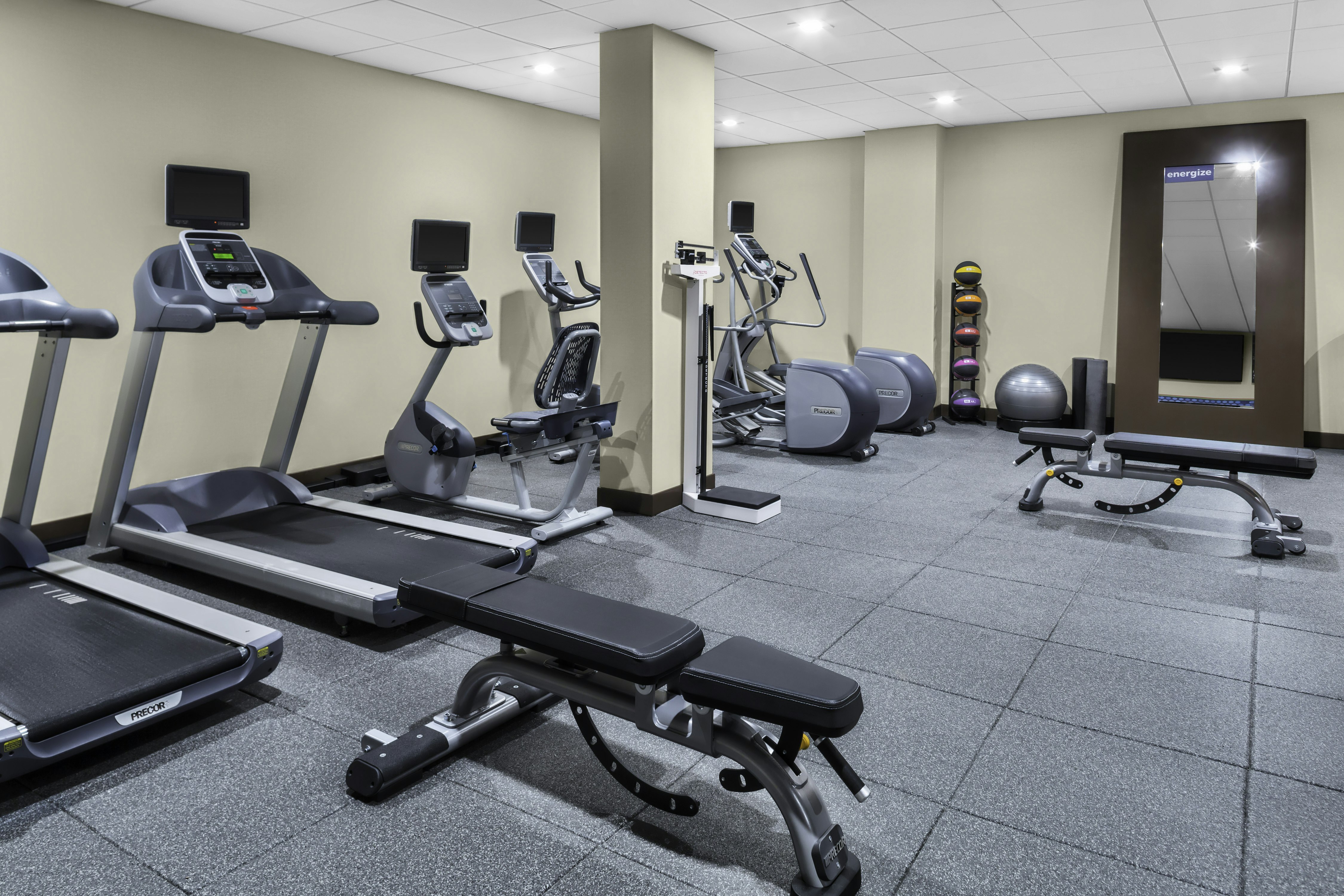 Hampton Inn & Suites Los Angeles/Hollywood 27/52