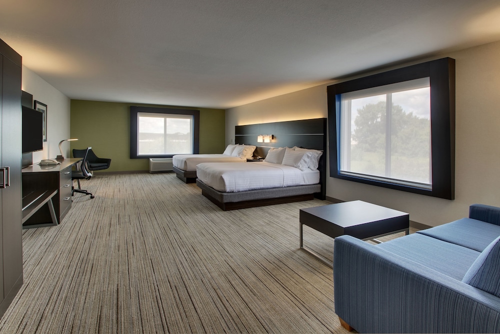 Holiday Inn Express Suites Morris 14/49