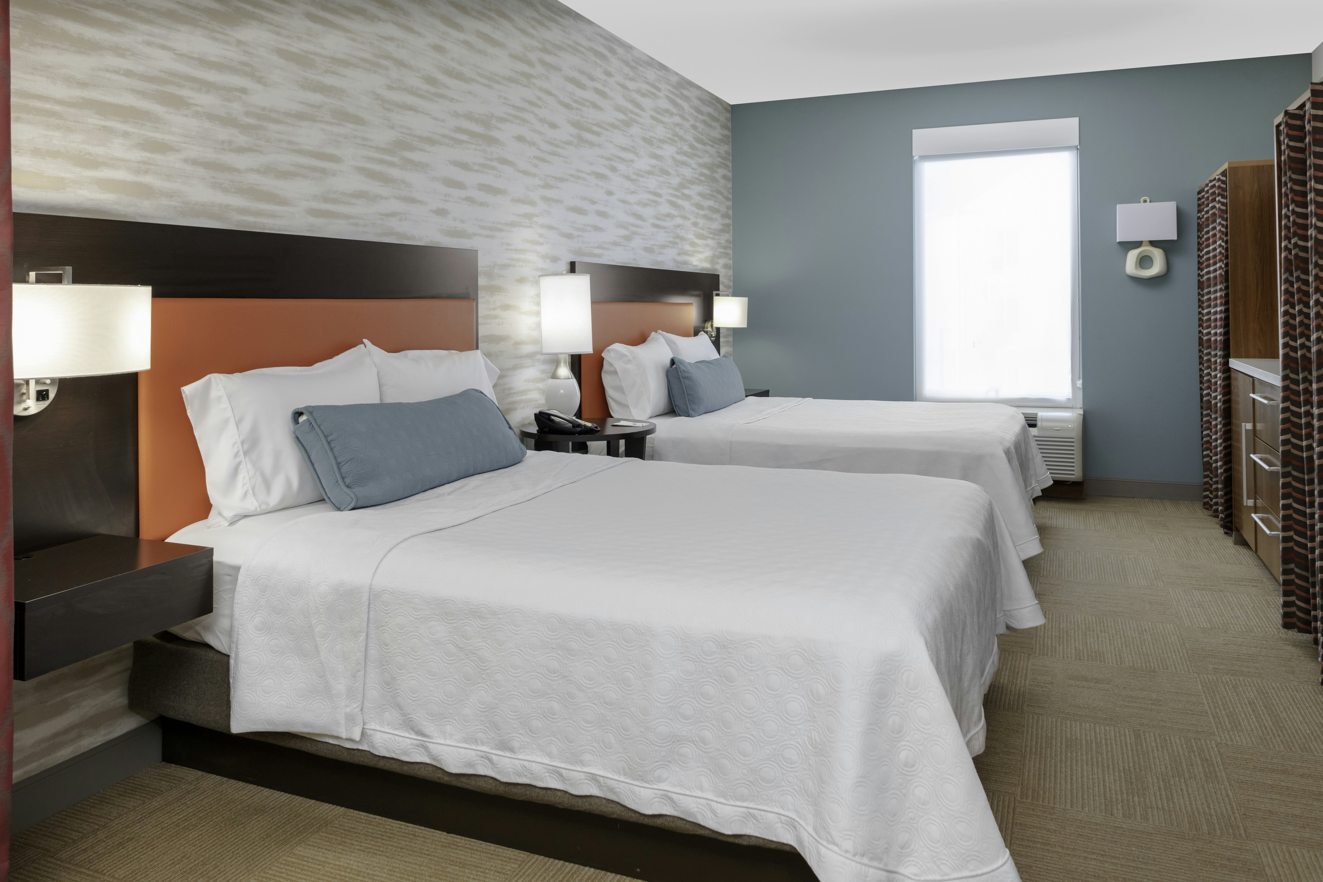 STUDIO, 2 QUEEN BEDS, ACCESSIBLE