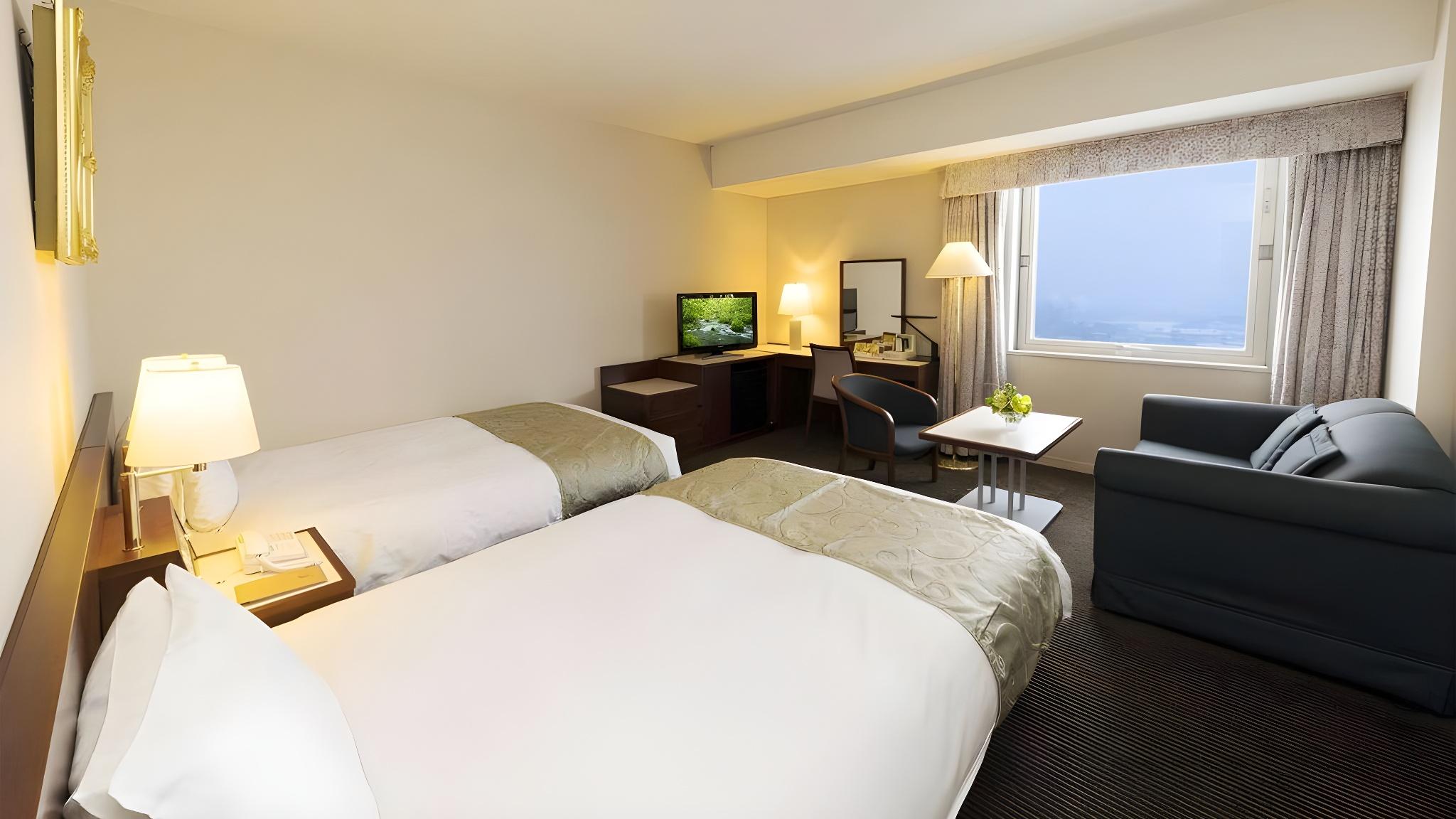 Adjoining, 2 Rooms, Twin Beds