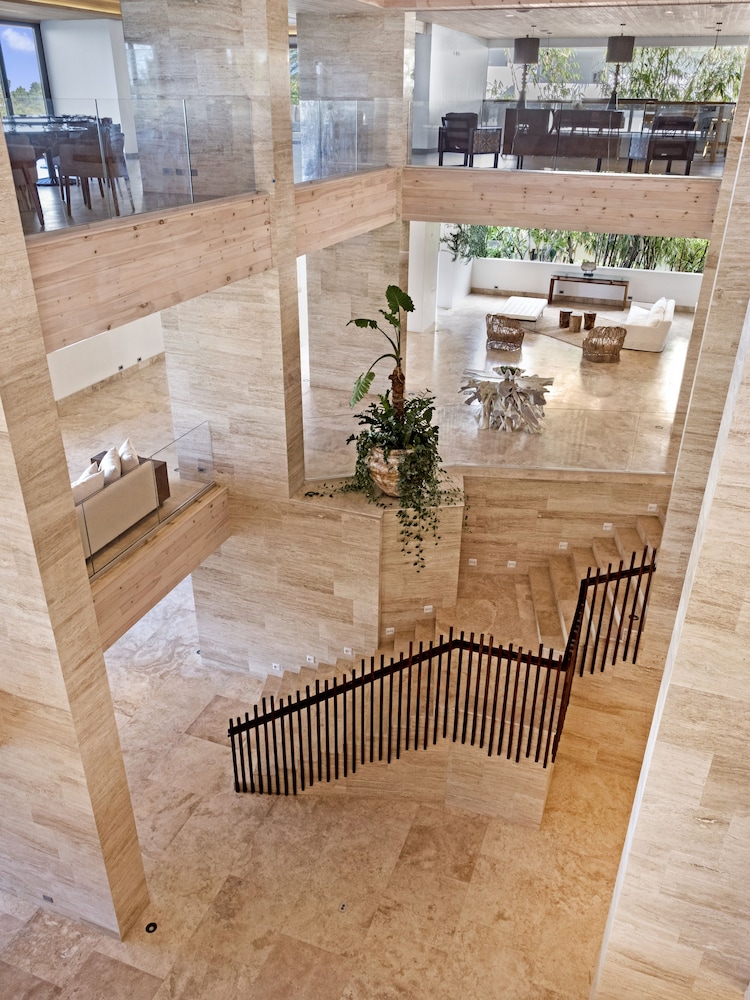 Hodges Bay Resort & Spa, an HQ Luxury Resort & Residences 51/67