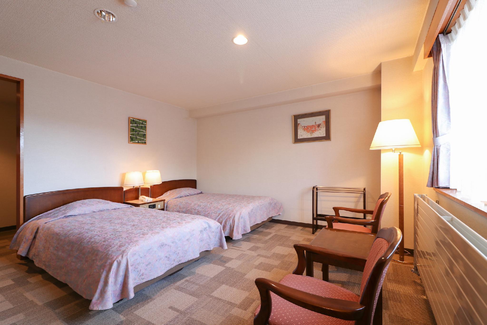 Superior, Twin Beds
