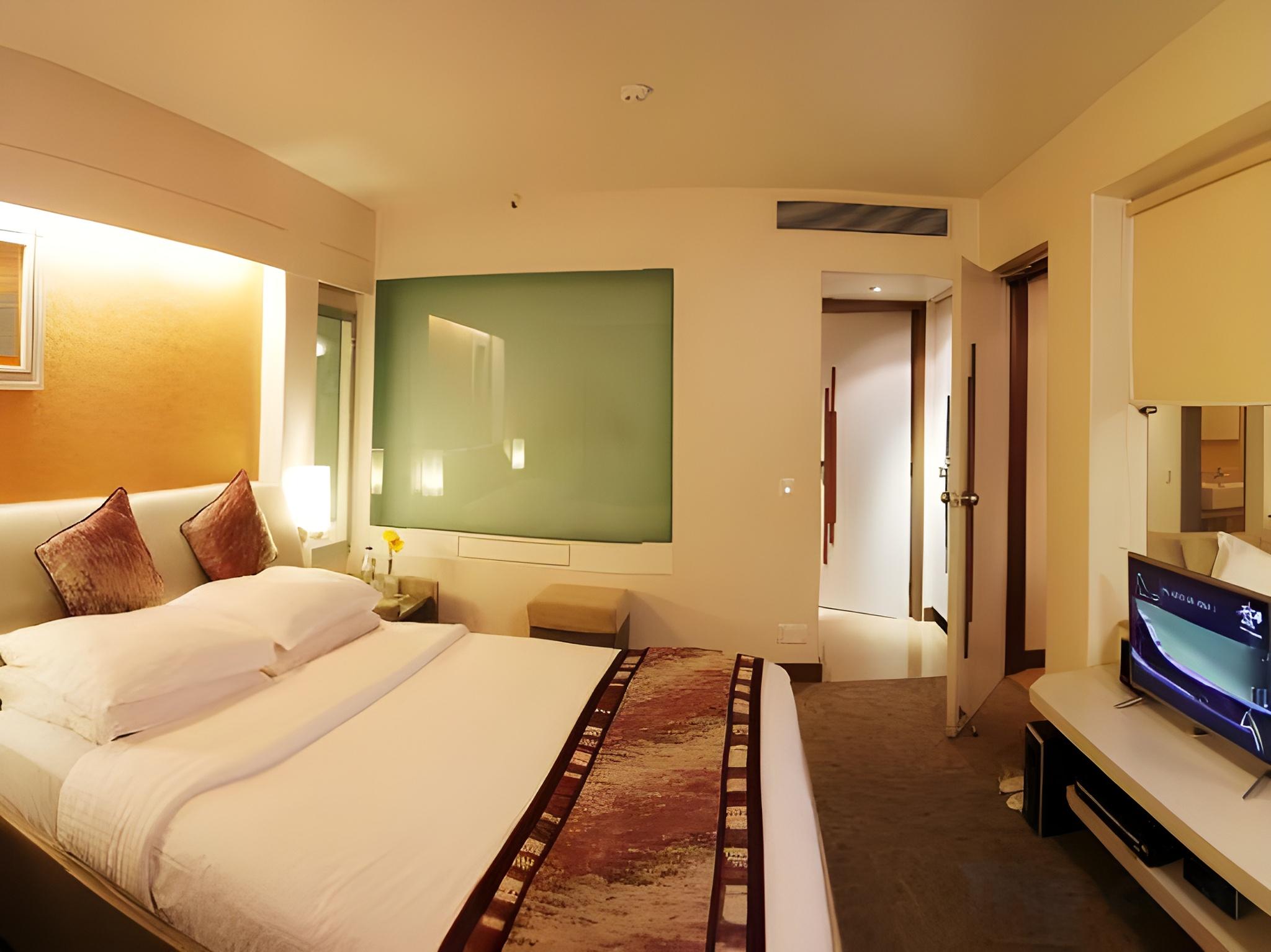 Royal, Imperial, King Bed