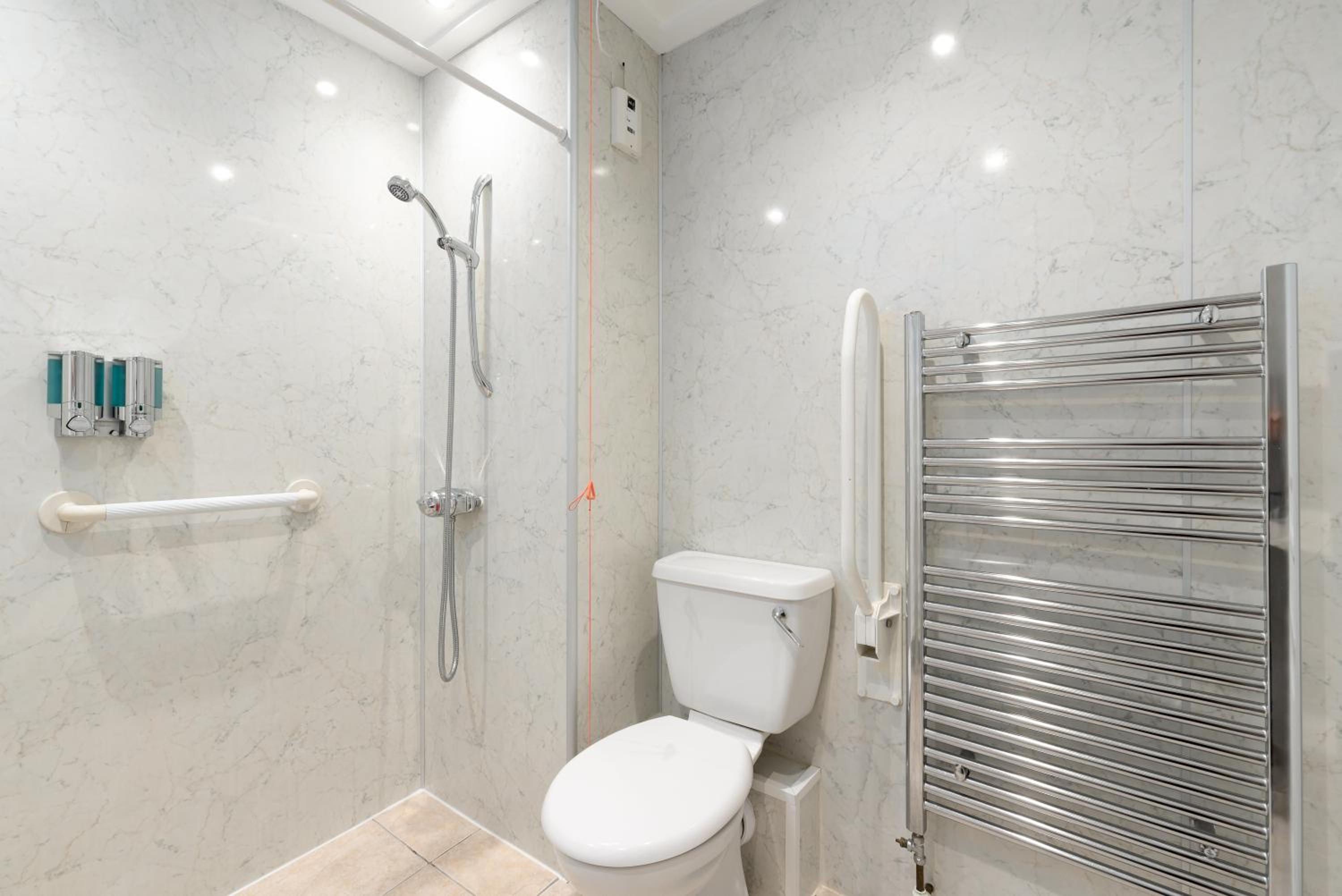 غرفة عائلية لذوي الإعاقة، Windermere Manor 6/6