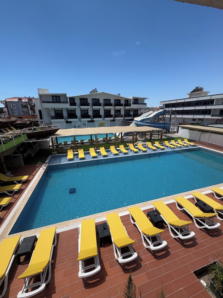 Atas Aqua Otel Avsa 10/51