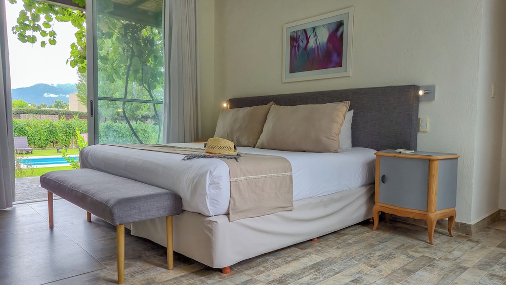 ROOM, GUEST HOUSE
