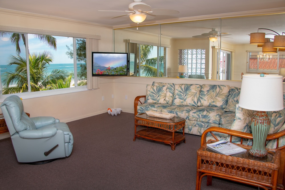 Cedar Cove Resort & Cottages 55/78