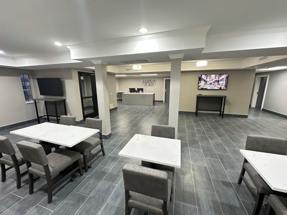 Quality Inn Carlin 35/58