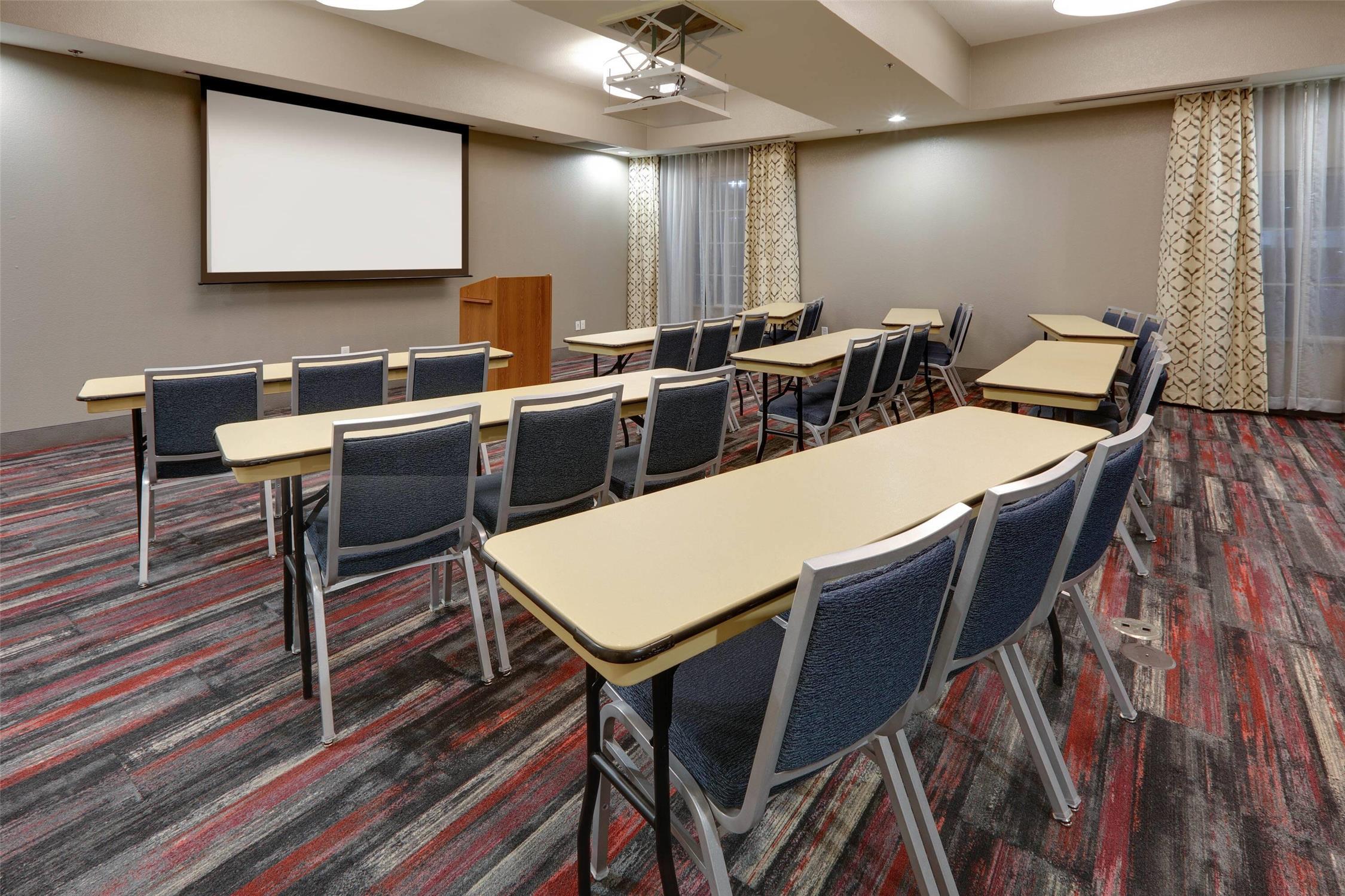 La Quinta Inn & Suites by Wyndham Dallas Love Field 17/22