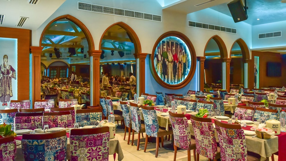 restaurant cafeteria