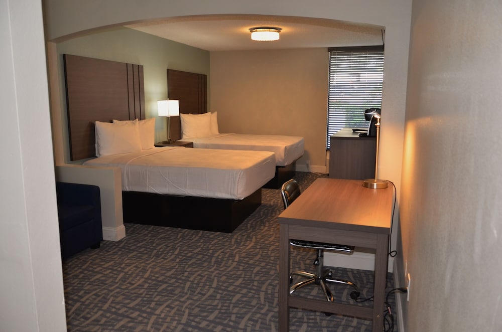 Opal Hotel and Suites 10/50