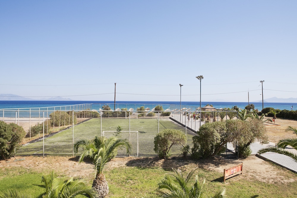 Sovereign Beach Hotel 44/50