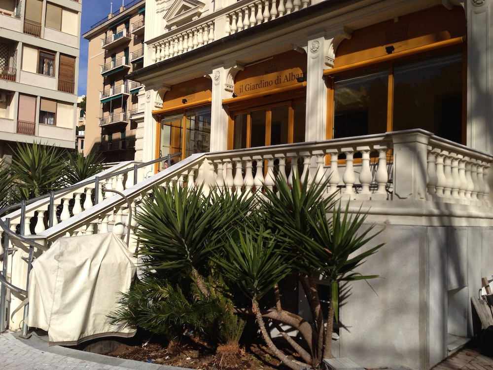 Il Giardino di Albaro 1/26