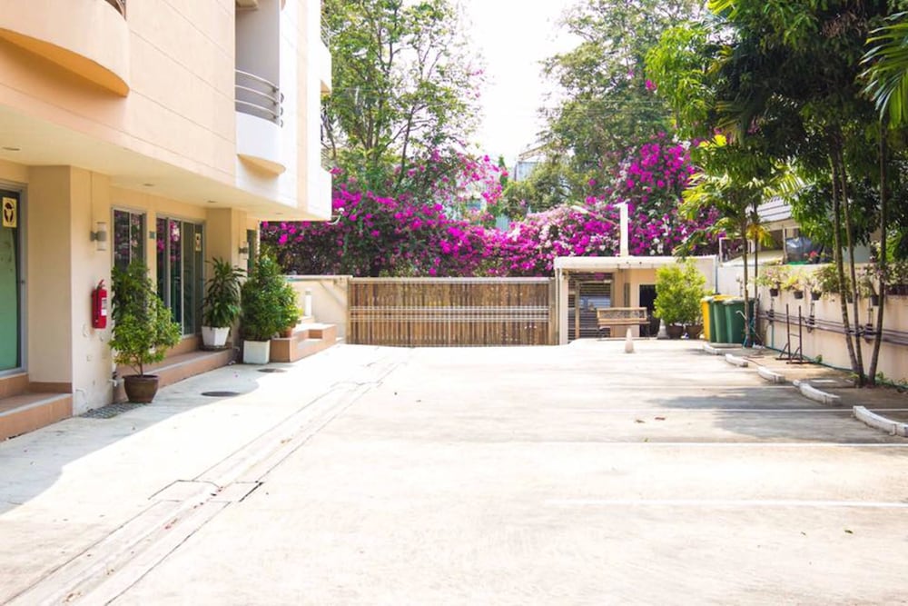Jitthamas Residence 2/27