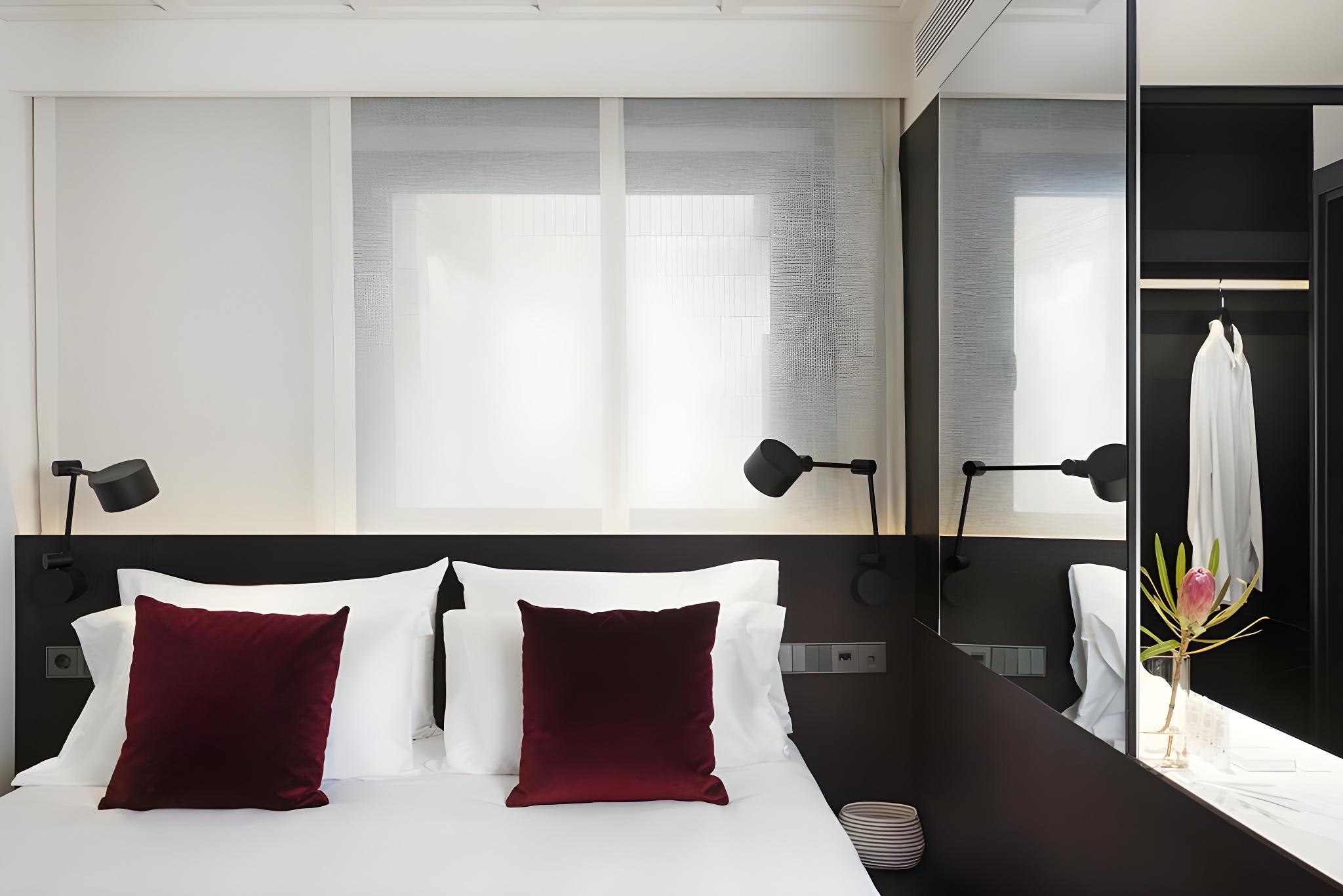 Room, Quadruple