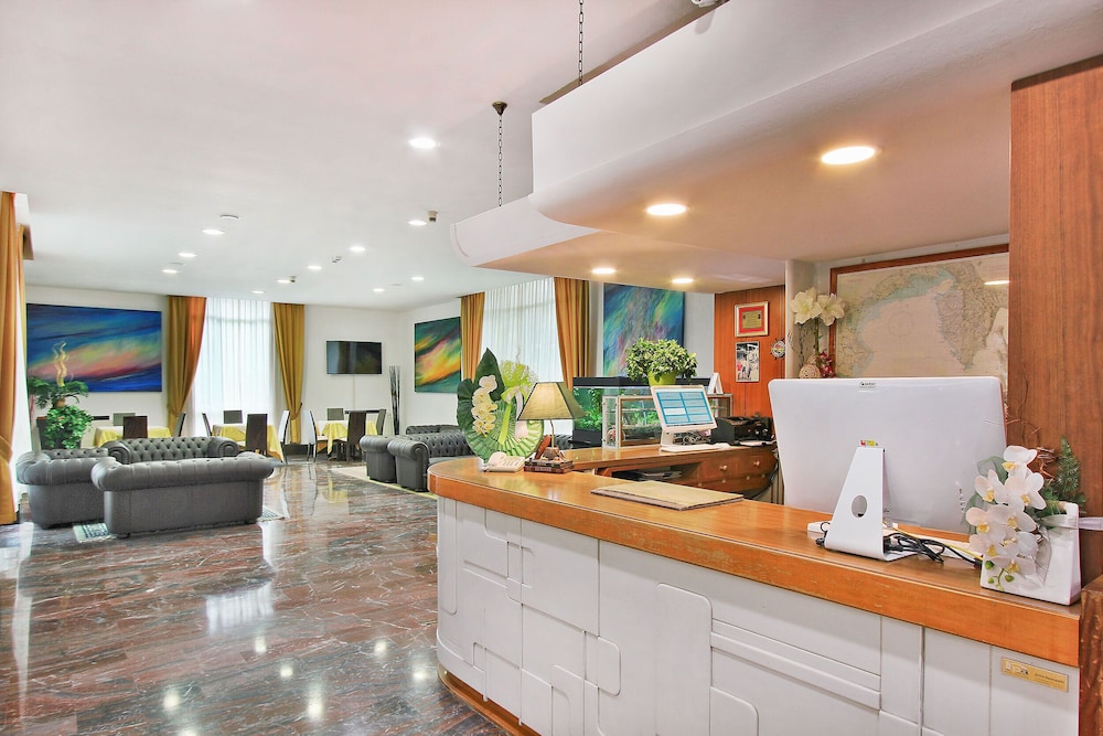 HOTEL MERIDIANUS 7/50