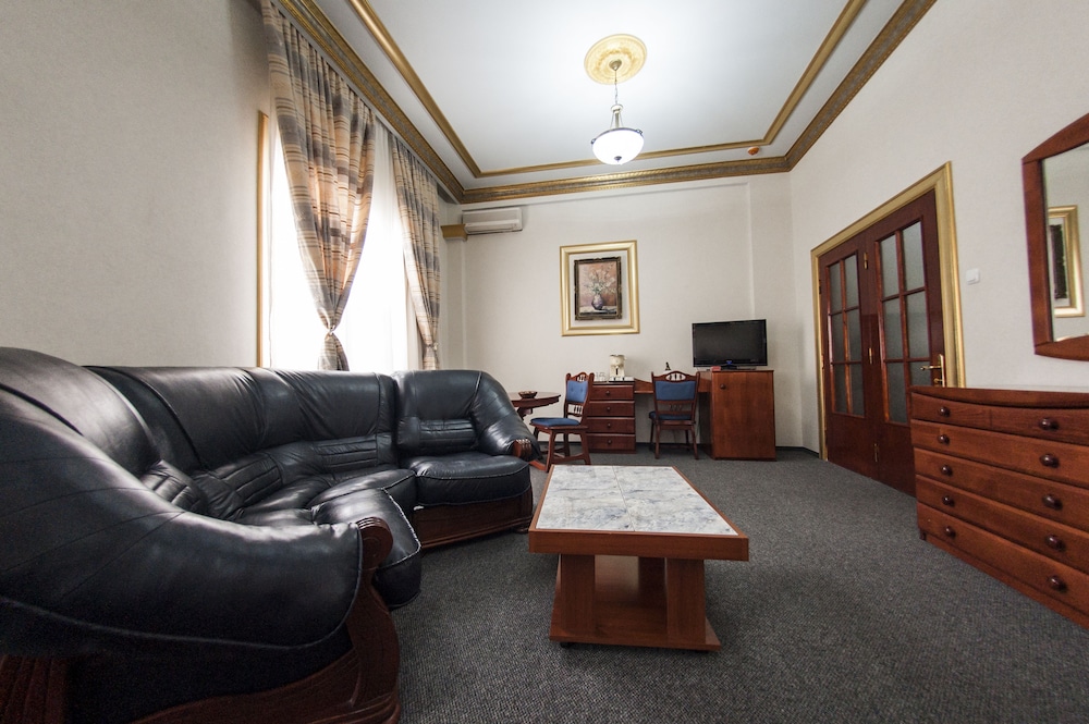Bucharest Comfort Suites 36/66