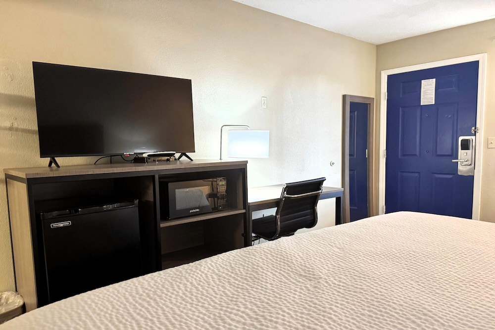 Travelodge by Wyndham Thomasville AL 36/50