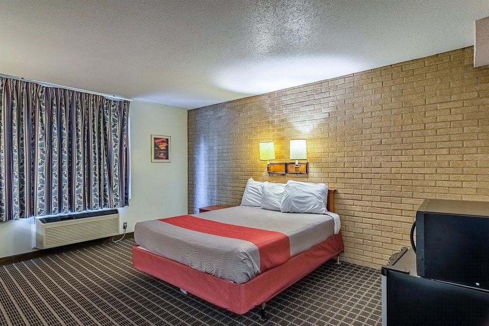 Motel6 Grand Rapids, MI - Northeast 28/49