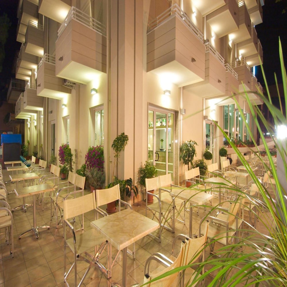 Hotel Muccioli 22/38