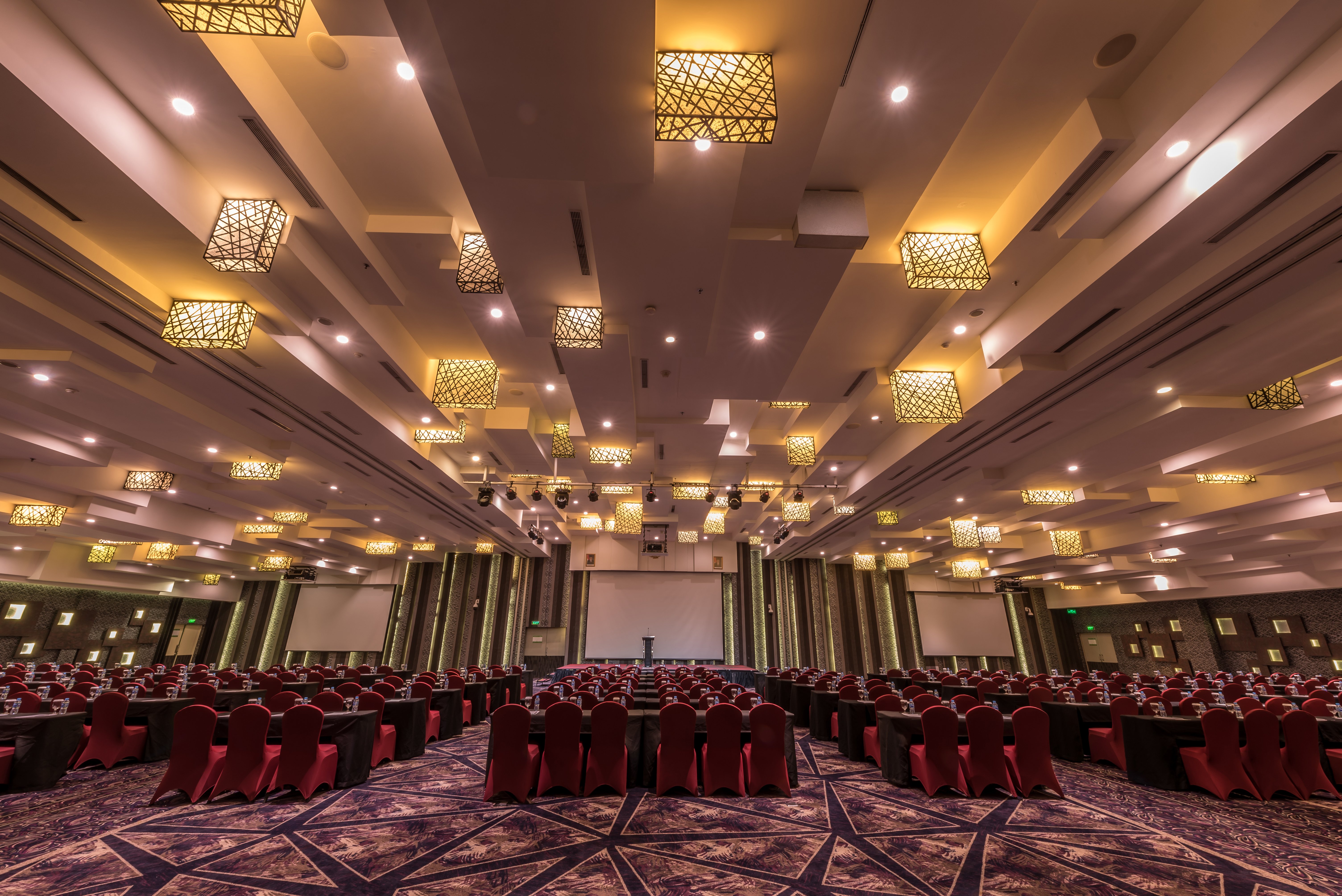 Holiday Inn Cikarang Jababeka 50/54
