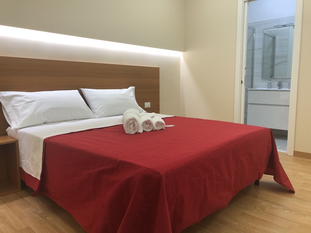 Comfort, Queen Bed