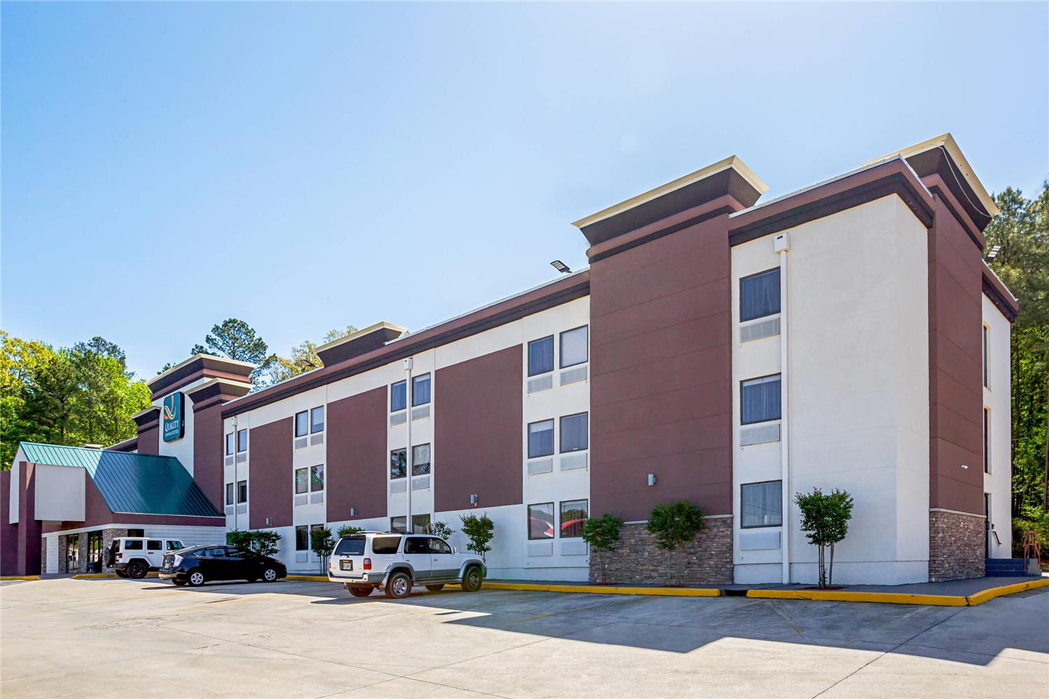 Quality Inn and Suites Near Six Flags East 16/17