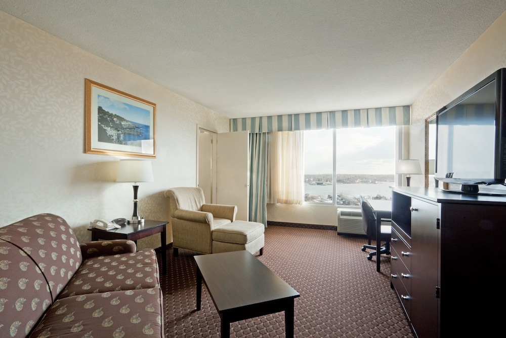 Holiday Inn Portland-By The Bay 36/74
