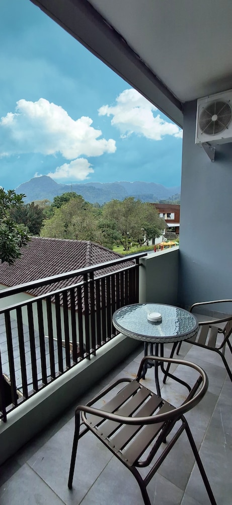 Green Valley Resort 7/35