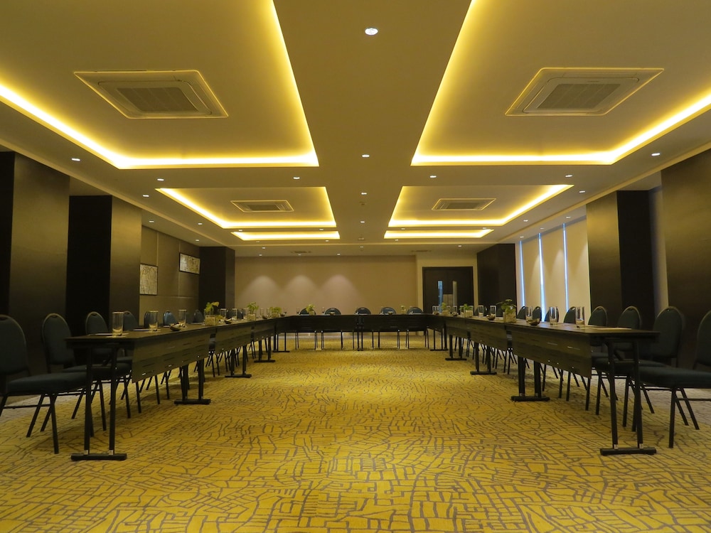 Park Inn By Radisson Gurgaon Bilaspur 38/44