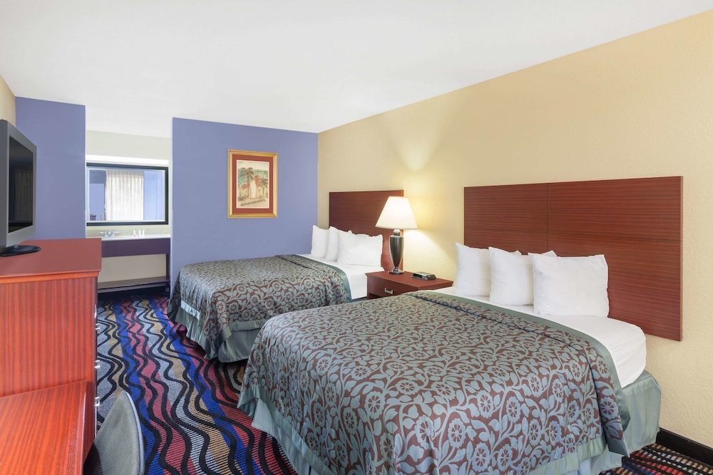 Days Inn By Wyndham Uvalde 4/16