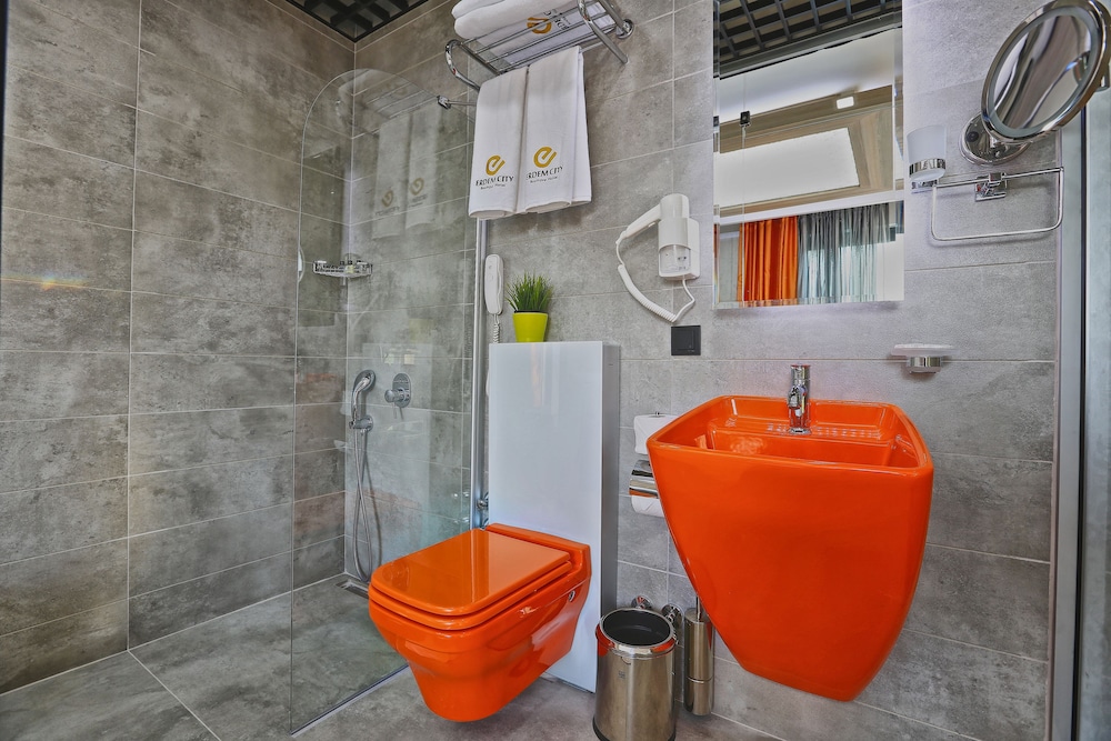 Erdem City Hotel 48/50