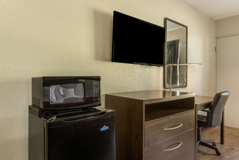 Econo Lodge Fort Knox 39/44